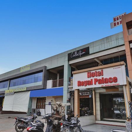 Hotel O Royal Ahmedabad Eksteriør billede