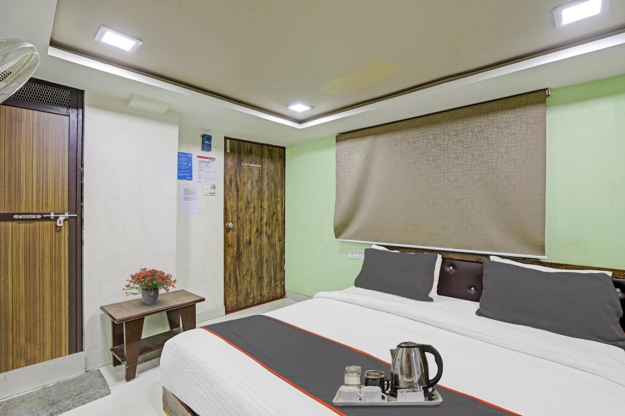 Hotel O Royal Ahmedabad Eksteriør billede