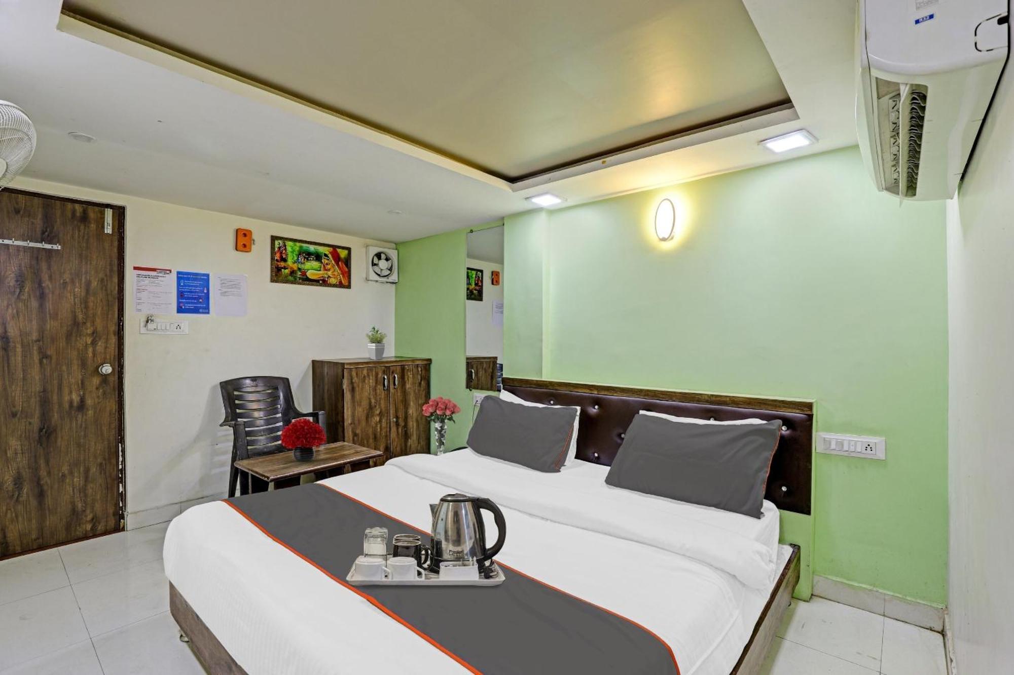 Hotel O Royal Ahmedabad Eksteriør billede